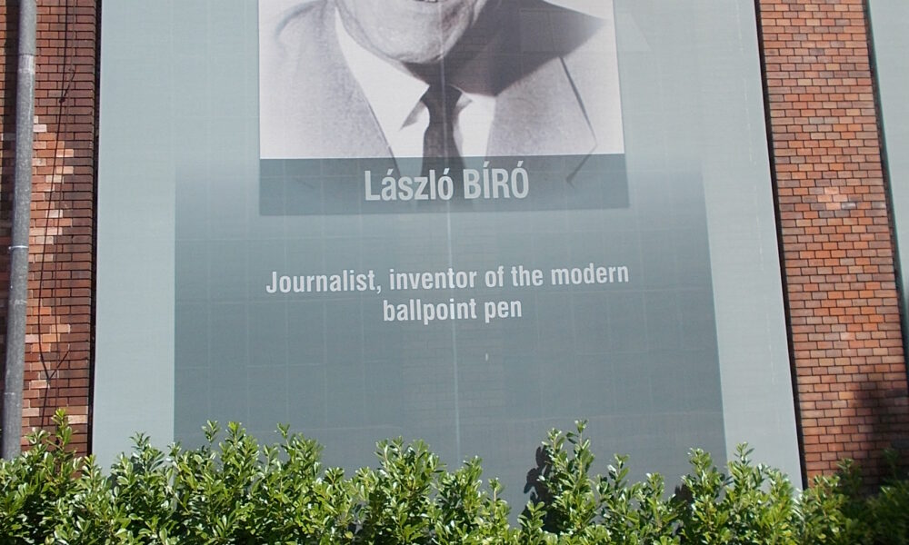 आधुनिक पेन के अविष्कारक (तस्वीर - इंटरनेट)