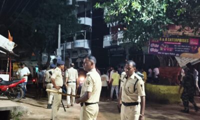 सासाराम में स्थिति को नियंत्रित करती पुलिस।