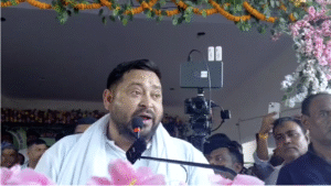 सासाराम में लोगों को संबोधित करते तेजस्वी यादव