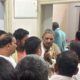 बेटे की मौत पर हाथ जोड़े शोकाकुल विधायक प्रहलाद यादव।