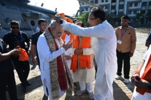 पार्टी कार्यकर्ताओं से मिलने बेतिया पहुंचे अमित शाह