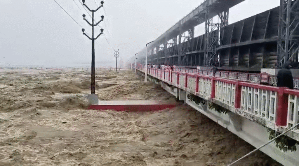 बिहार में कोसी नदी के चलते कई जिलों में बाढ़