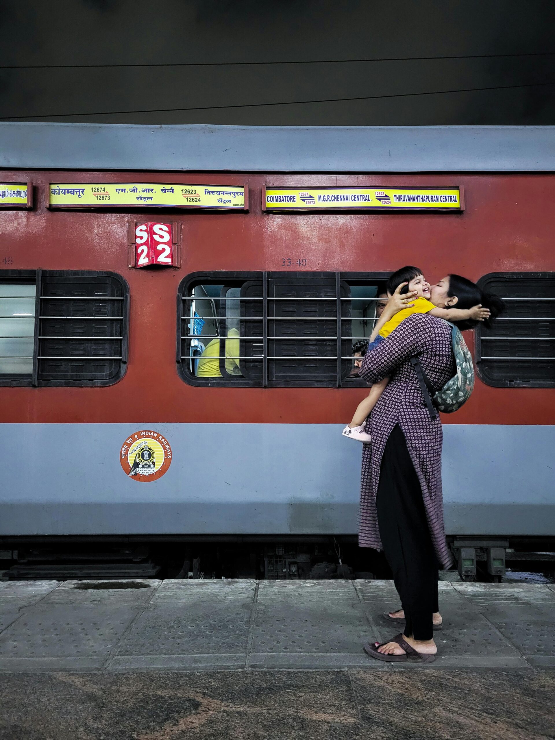 मेट्रो शहर की मांएं | बोलते पन्ने (प्रतीकात्मक तस्वीर)