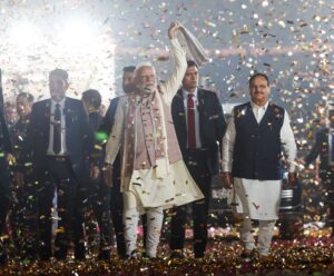 दिल्ली में कार्यकर्ताओं को संबोधित करने के दौरान पीएम मोदी।