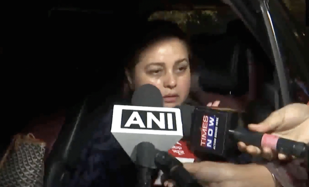 दिल्ली में मीडिया से बात करतीं रोहिणी आचार्य