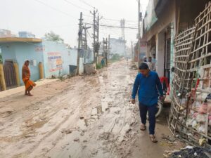 सीतामढ़ी के शहरी क्षेत्र के इस दैयनीय हाल से परेशान लोगों ने वोट बहिष्कार किया है।