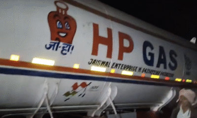 गैस की गाड़ी में शराब बरामद हुई