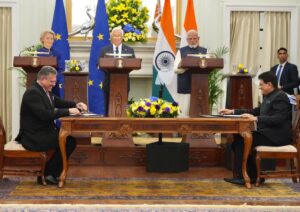 मुक्त व्यापार समझौता की वार्ता पूरी होने के दौरान भारत व ईयू के प्रमुख व वाणिज्य मंत्री  (credit - X/@MarosSefcovic)