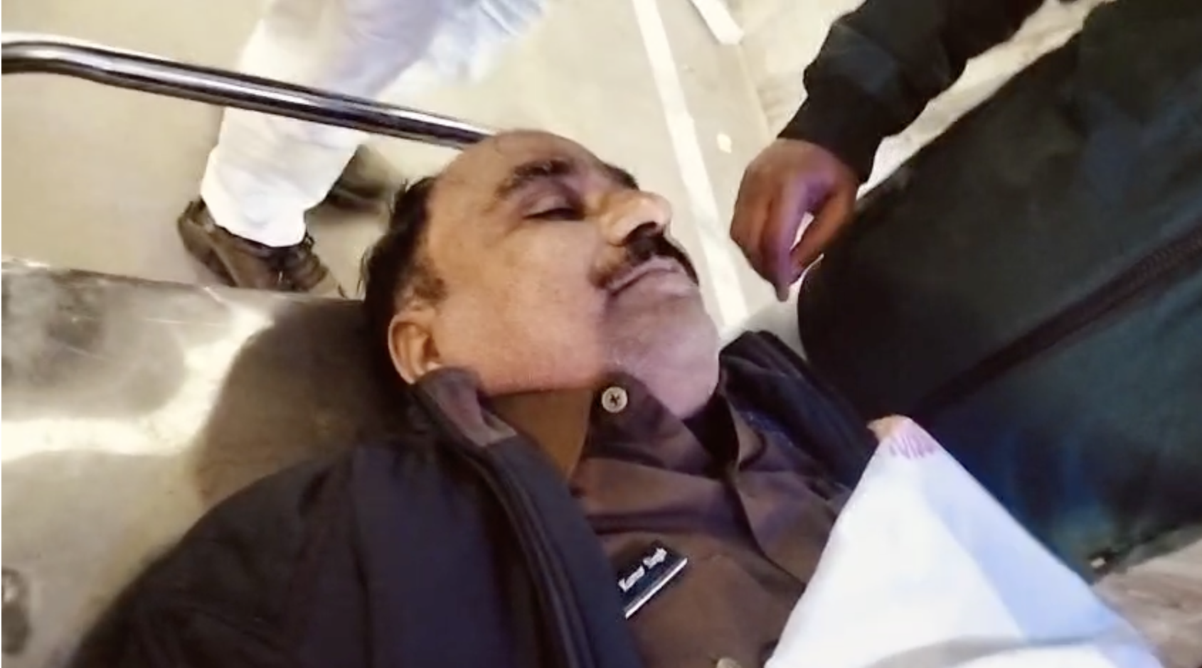 ड्यूटी के दौरान ट्रक की चपेट में आ गए दारोगा पुरेंद्र सिंह