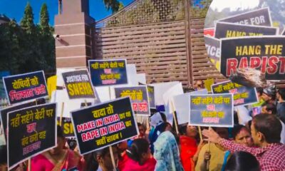 सासाराम में न्याय की मांग लेकर सड़कों पर उतरे नीट छात्रा के माता-पिता और सामाजिक कार्यकर्ता