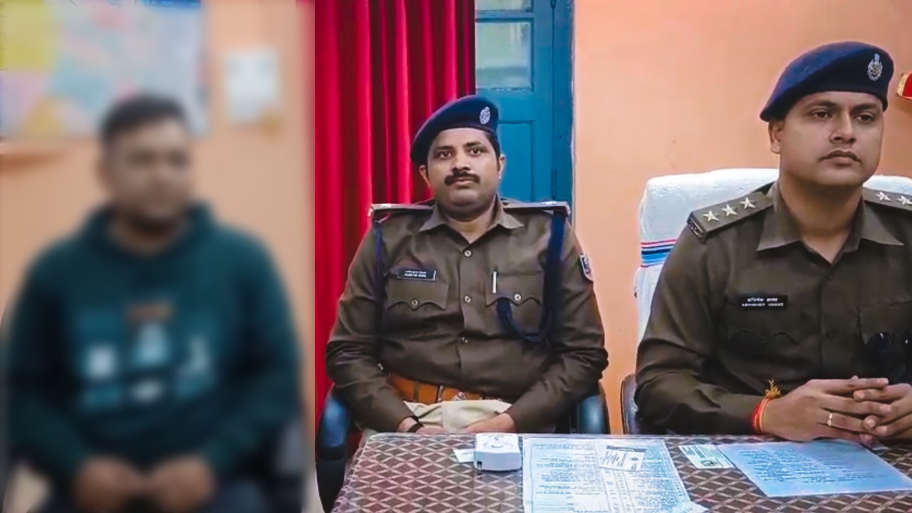सदर पुलिस ने प्रेस कॉन्फ्रेंस करके लापता बैंक डिप्टी मैनेजर के बारे में जानकारी दी, इस दौरान वह मौजूद थे( ब्लर इमेज)। तस्वीर-टीम बोलते पन्ने