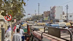 उर्स के चलते भारी संख्या में जायरीनों के पहुंचने से शहर में जाम की स्थिति बनने लगी है।