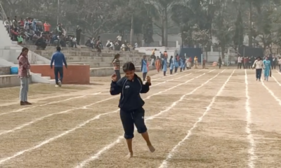 दौड़ प्रतियोगिता में दौड़ती स्पेशल खिलाड़ी।