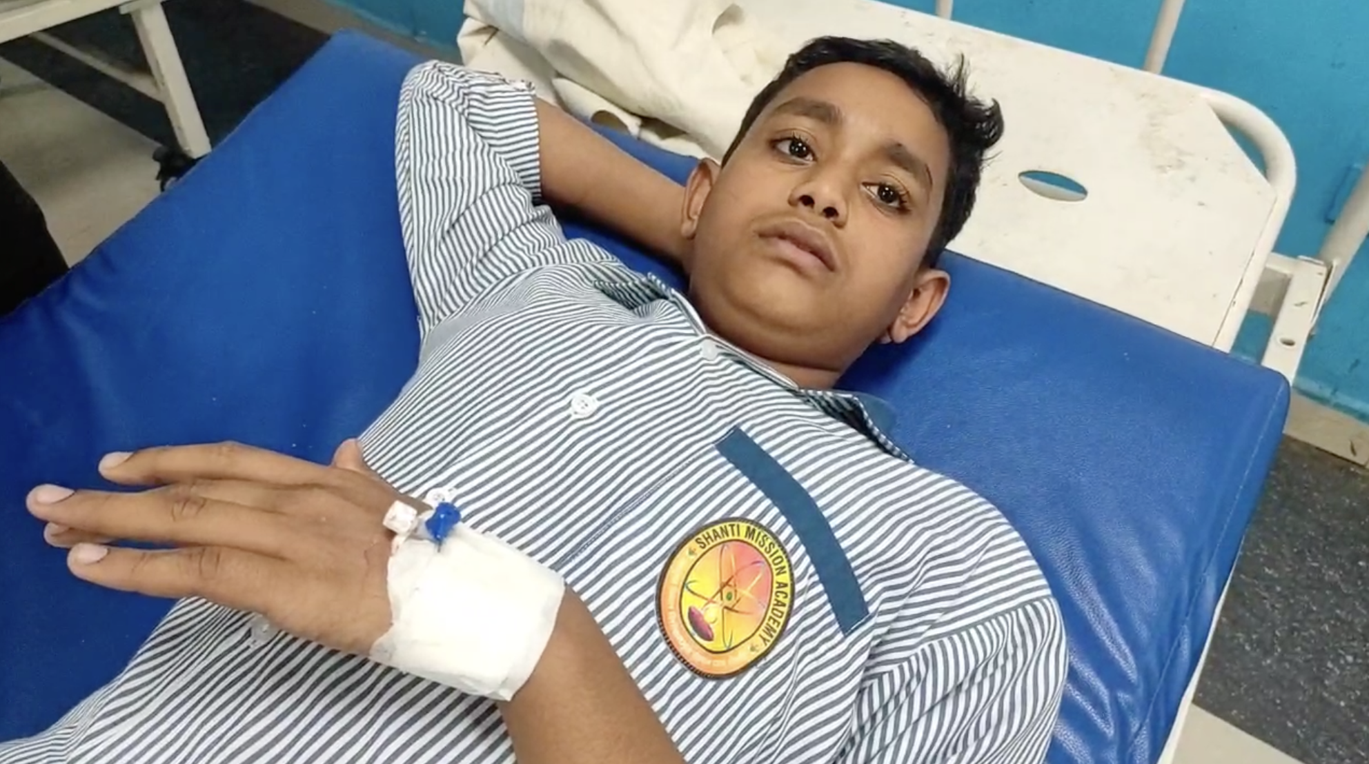 पीड़ित बच्चा सातवीं कक्षा में पड़ता है।