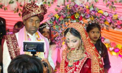 दुल्हन रानी कुमारी वरमाला के लिए खड़ी हुईं, तभी आरोपी गोली मारकर भाग गया। (तस्वीर- बक्सर संवाददाता )