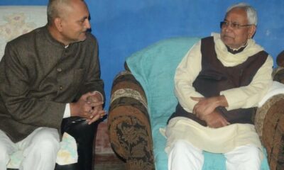 मुख्यमंत्री नीतीश कुमार के साथ विधायक व प्रोफेसर विनय कुमार चौधरी (Photo - FB/प्रो विनय कुमार चौधरी)