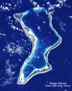 By <a rel="nofollow" class="external text" href="https://www.flickr.com/photos/68686051@N00">Steve Swayne</a> from Maleny, Australia - <a rel="nofollow" class="external text" href="https://www.flickr.com/photos/maleny_steve/2844420985/">Diego Garcia Satellite Photo</a>, <a href="https://creativecommons.org/licenses/by-sa/2.0" title="Creative Commons Attribution-Share Alike 2.0">CC BY-SA 2.0</a>, <a href="https://commons.wikimedia.org/w/index.php?curid=14374053">Link</a>