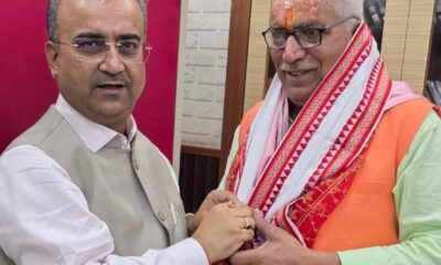 मंगल पांडे (बायें) के MLC से इस्तीफा देने के बाद खाली हुई सीट पर अरविंद शर्मा (दायें) को टिकट दिया गया है।