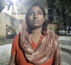 पीड़ित बच्चे की मां पुलिस थाना पहुंचीं।