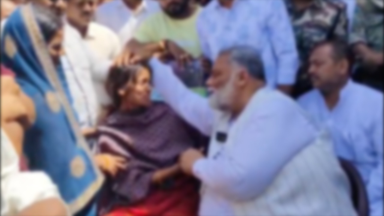 पूर्णिया सांसद पप्पू यादव ने जहानाबाद पहुंचकर पीड़ित परिवार को सांत्वना दी।