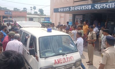 एंबुलेंस से तीनों स्कूली बच्चों को भागलपुर रेफरल अस्पताल ले जाया गया।