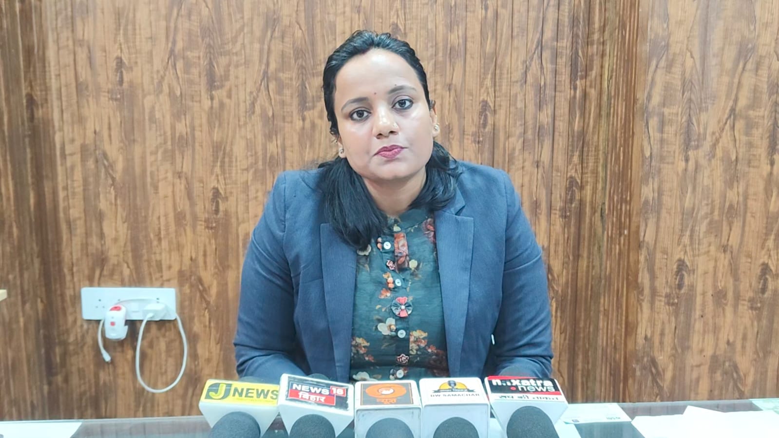 जिला शिक्षा पदाधिकारी सरस्वती कुमारी