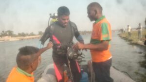 दो दिन तक गंगा में चला बचाव अभियान।