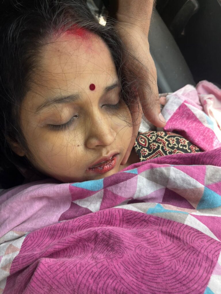 महिला का शव उनके मायके में पाया गया वो 23 अप्रैल को झगड़े के बाद वहां आयी थीं।