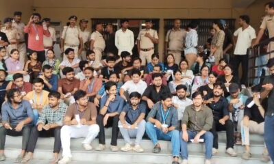 मधेपुरा मेडिकल कॉलेज के फाइनल ईयर के स्टूडेंट्स ने किया हंगामा।